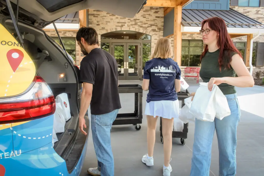 Lunch on the House begins
